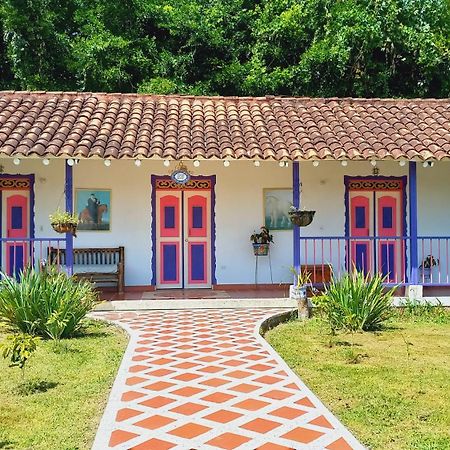 Finca Hotel Villa Del Sol Pueblo Tapao Esterno foto