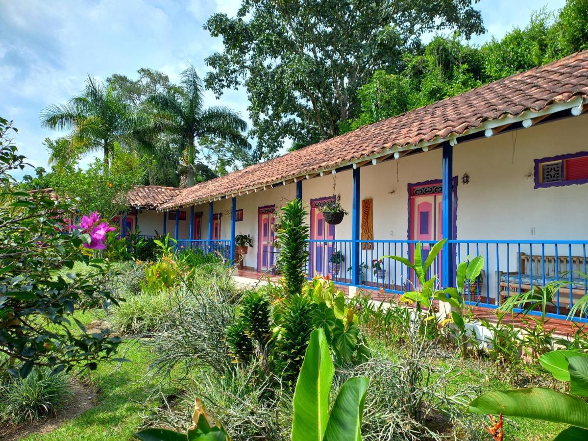 Finca Hotel Villa Del Sol Pueblo Tapao Esterno foto