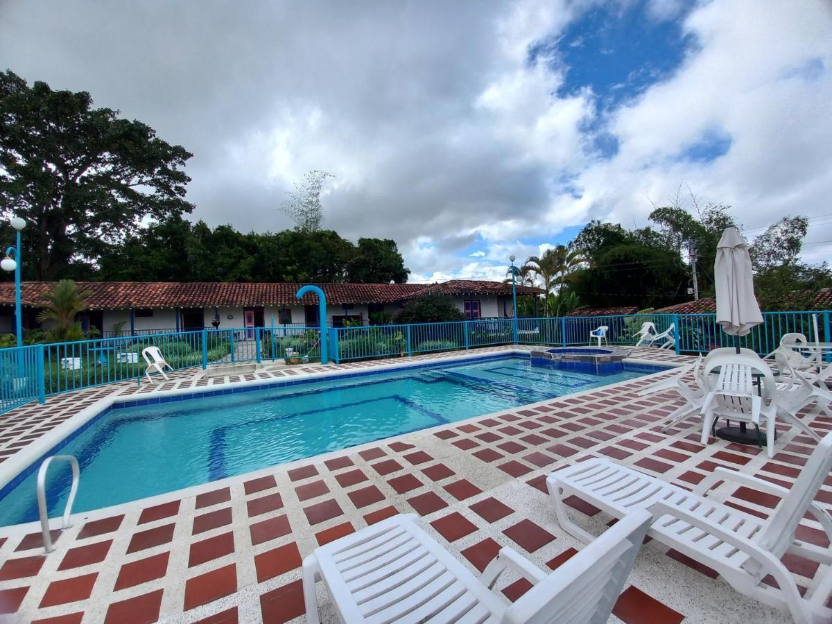 Finca Hotel Villa Del Sol Pueblo Tapao Esterno foto