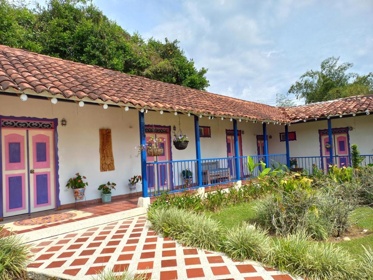 Finca Hotel Villa Del Sol Pueblo Tapao Esterno foto
