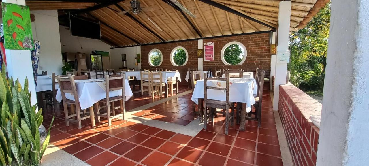 Finca Hotel Villa Del Sol Pueblo Tapao Esterno foto