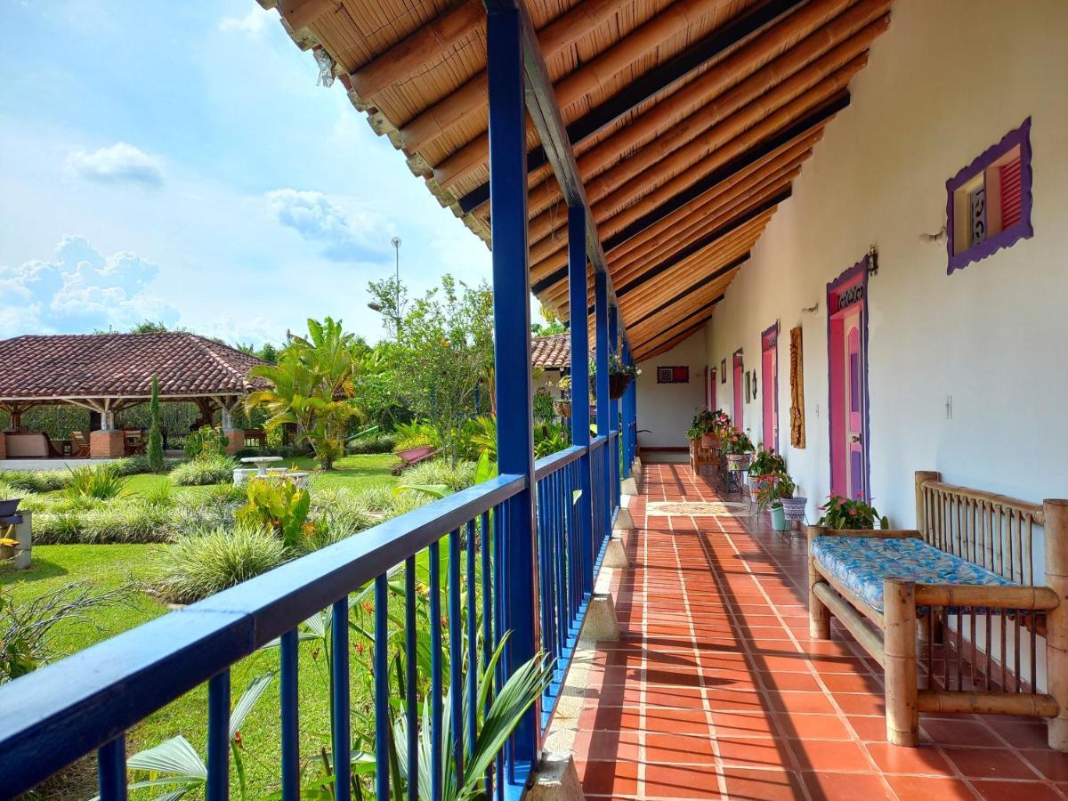 Finca Hotel Villa Del Sol Pueblo Tapao Esterno foto