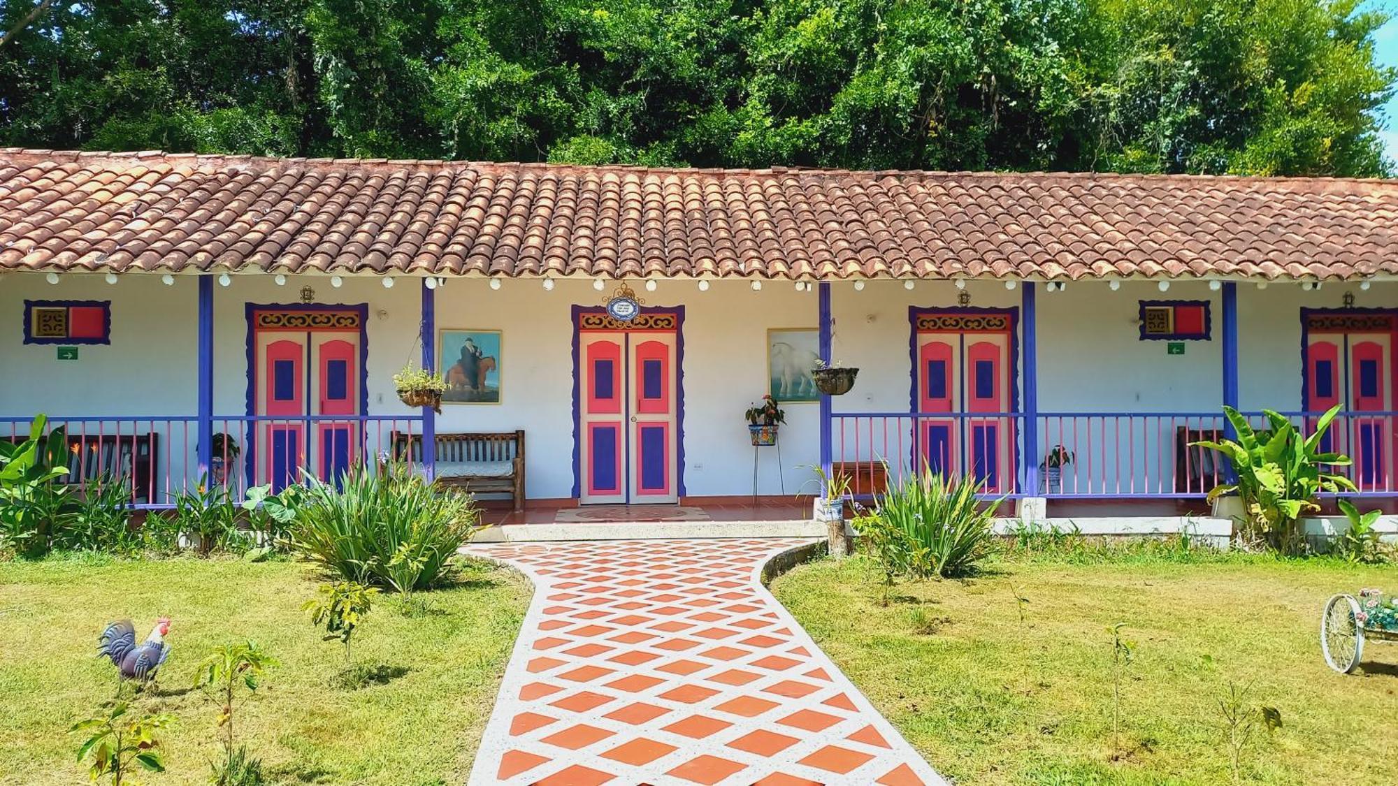 Finca Hotel Villa Del Sol Pueblo Tapao Esterno foto